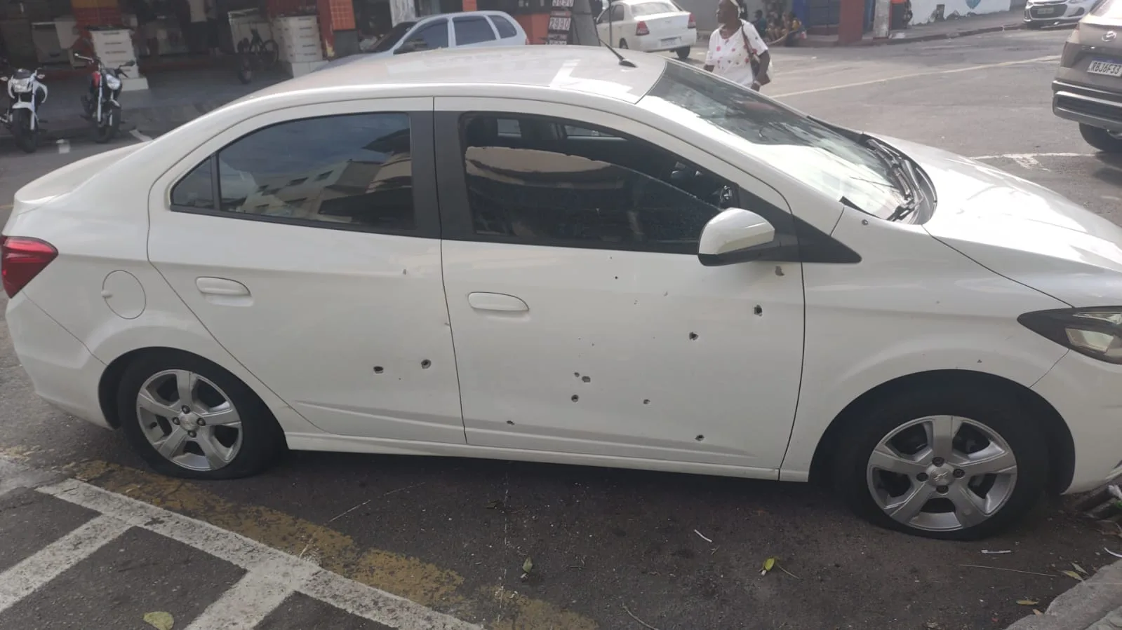 Motorista de aplicativo é baleado no pescoço enquanto trabalhava, em Vitória