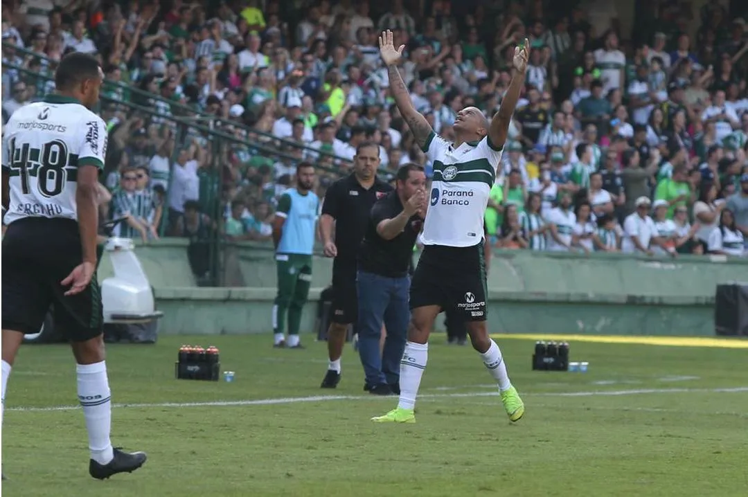 A 2 rodadas do fim, Coritiba bate Oeste e recupera a terceira posição na Série B