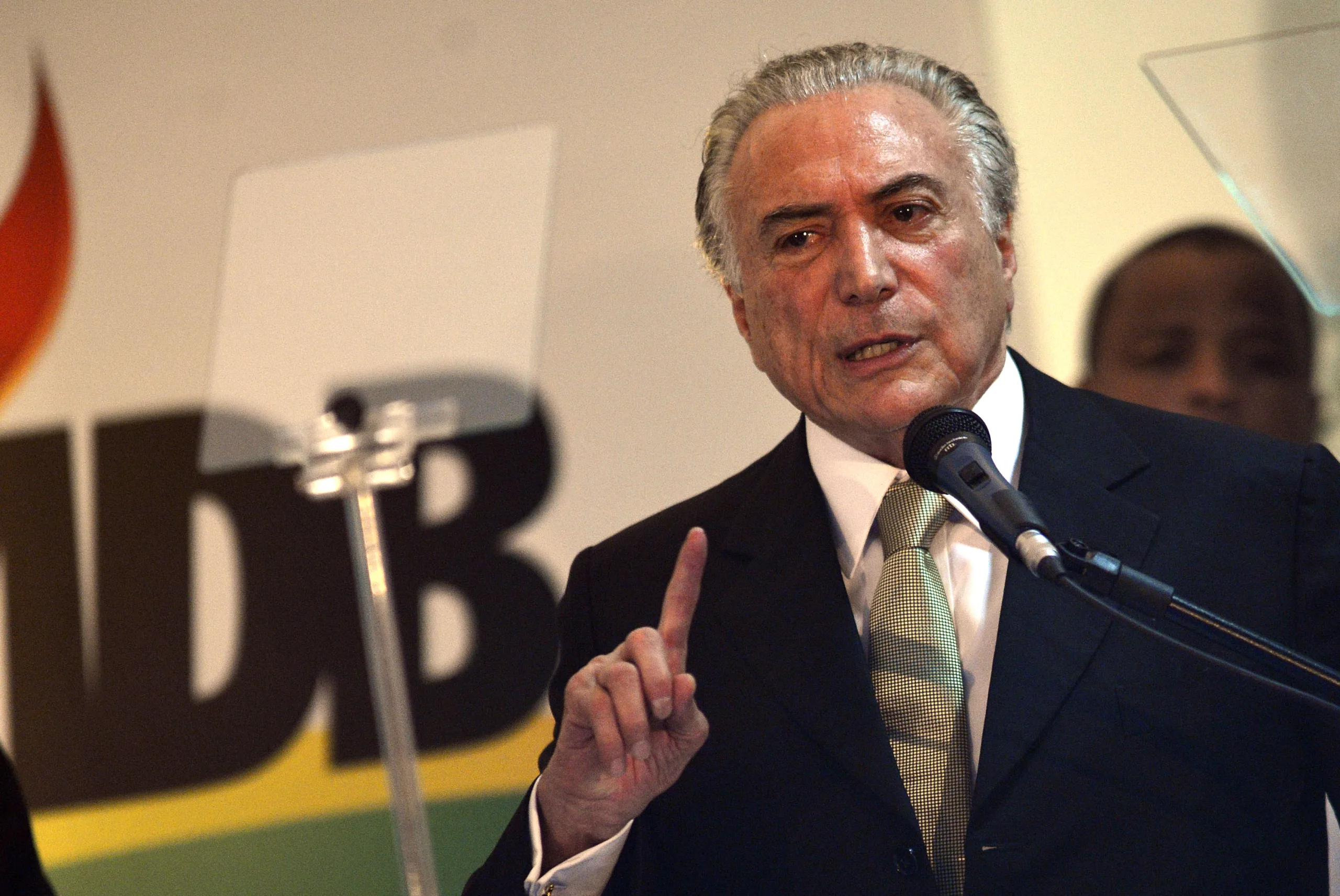 Brasília – O vice-presidente da República e presidente nacional do PMDB, Michel Temer, participa do Congresso da Fundação Ulysses Guimarães e do PMDB, em Brasília (José Cruz/Agência Brasil)