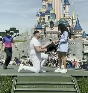 Funcionário atrapalha pedido de casamento na Disney e vídeo viraliza