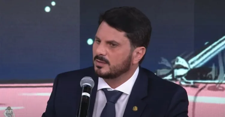 “Eu não sou bolsonarista”, diz senador Marcos do Val durante entrevista