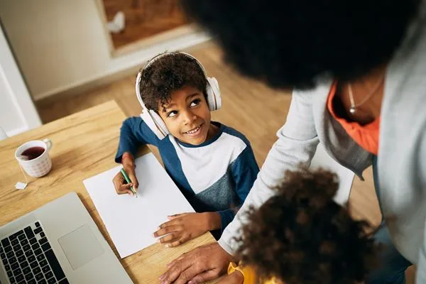 Mais de 78% dos brasileiros discordam de educação domiciliar