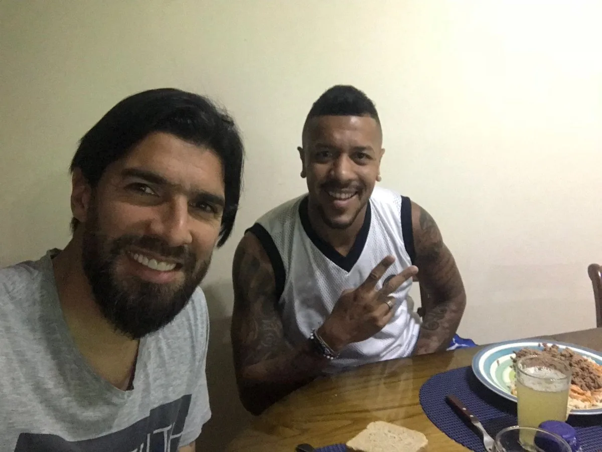 Após contratação de Loco Abreu, zagueiro Antônio Carlos é oferecido ao Rio Branco