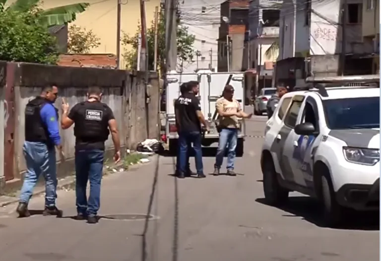 VÍDEO | Rapaz é arrastado e executado com mais de 15 tiros em Vila Velha