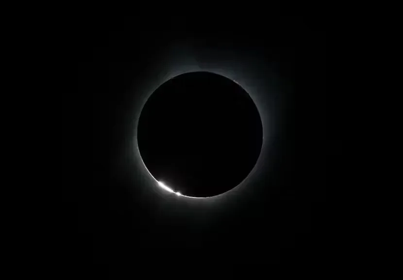 Eclipse solar total: saiba como observar o fenômeno nesta segunda