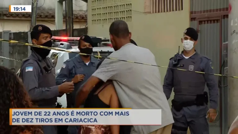 Rapaz de 22 anos é assassinado em beco