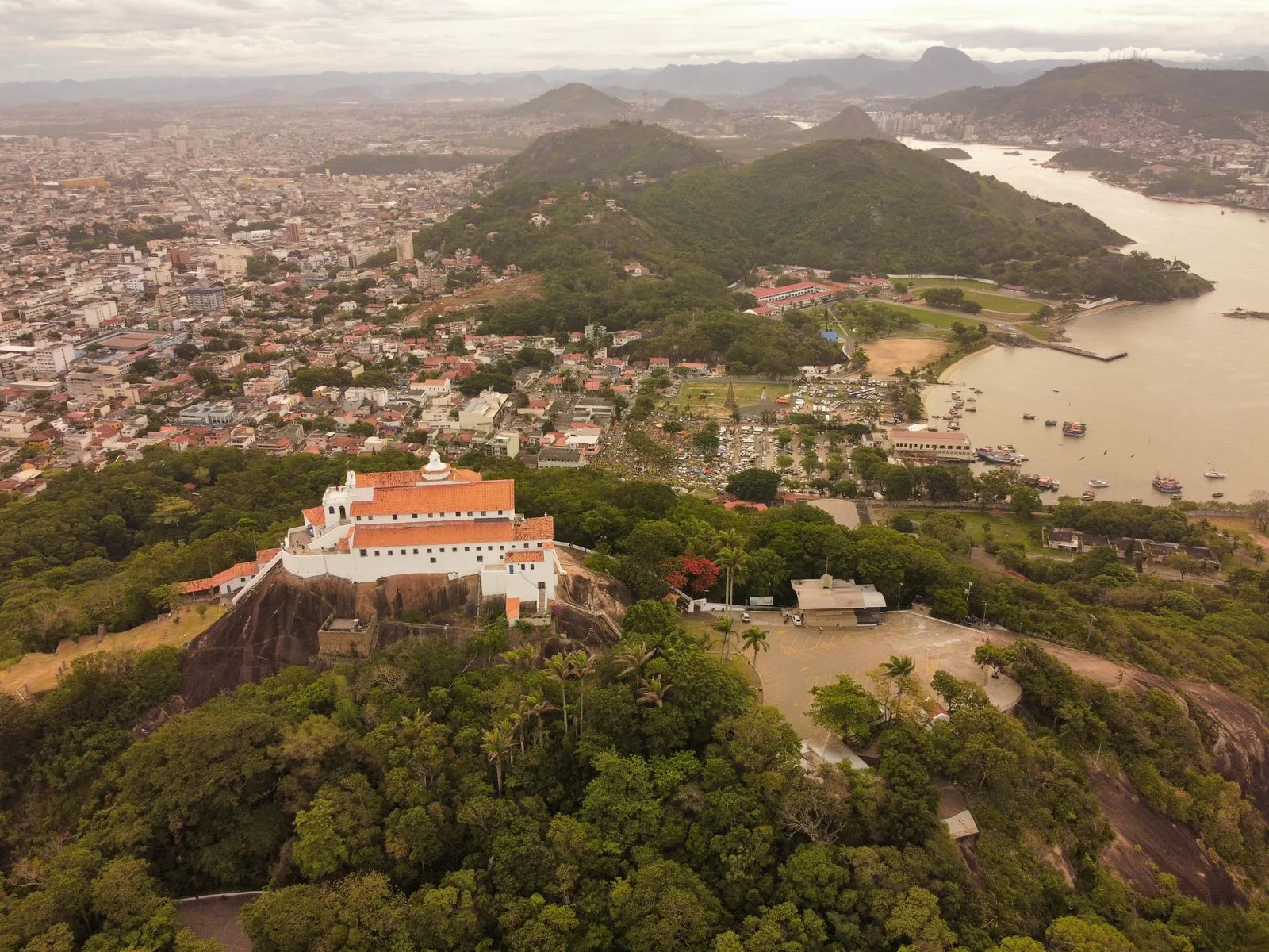 Cerca de 15 mil manifestantes bolsonaristas se reúnem na Prainha em Vila Velha