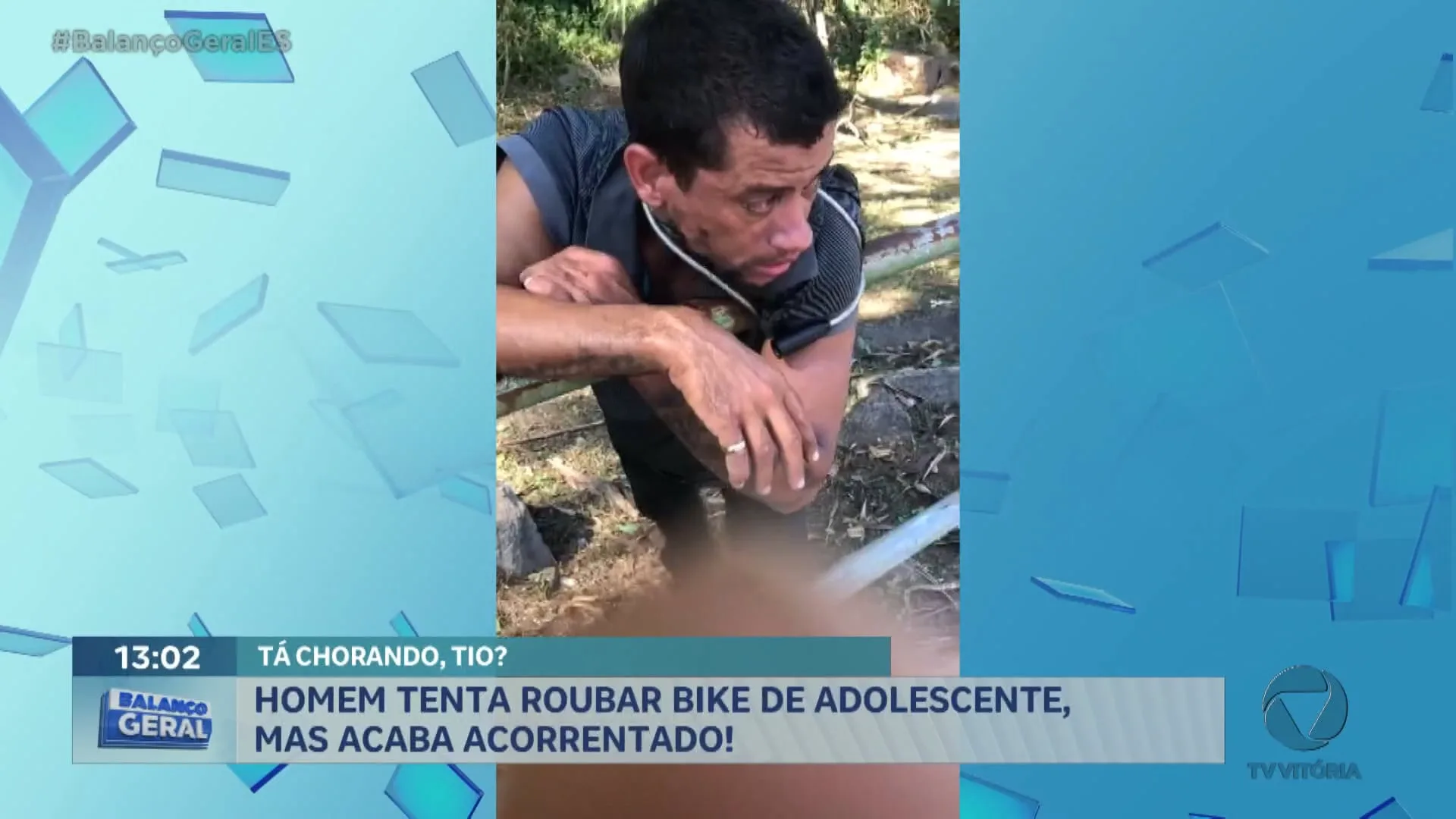 Homem é acorrentado após roubar bike