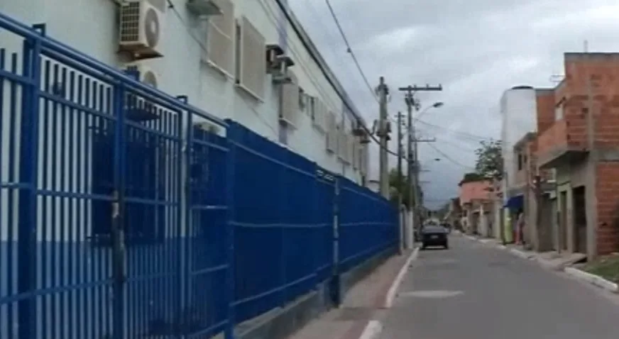 Tiroteio em bairro de Vila Velha fecha posto de saúde, paralisa projeto social e rapaz é baleado