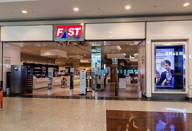 Fast Shop abre 240 vagas temporárias neste fim de ano