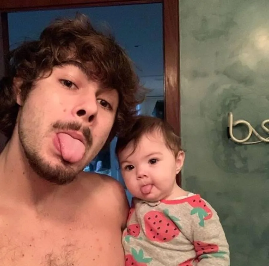 Rafa Vitti encanta seguidores ao brincar com a filha: 'Cadê o nariz do papai?'