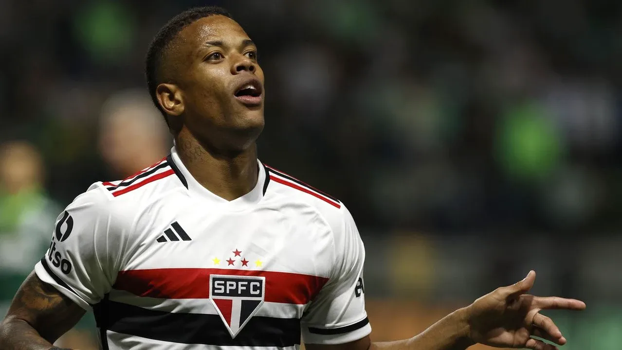 Da ponta para a lateral, Caio Paulista vira solução para problema na defesa do São Paulo