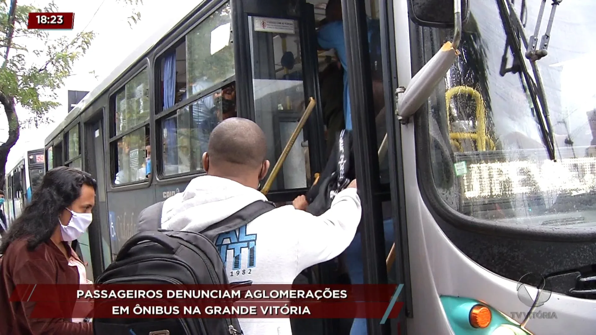 Passageiros denunciam aglomerações em ônibus na Grande Vitória