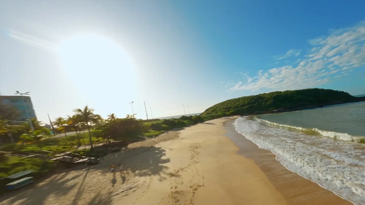 VÍDEO| Sobre Voar traz imagens aéreas de praias badaladas de Guarapari