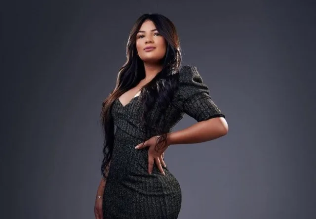 Cantora sertaneja Vivi Araújo morre em acidente de carro