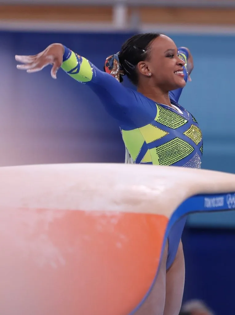 Rebeca Andrade fica fora do pódio nas barras assimétricas do Mundial de Ginástica