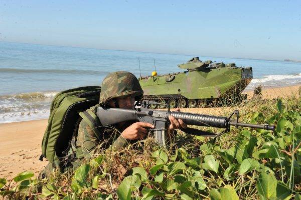 Marinha lança edital com 960 vagas para Fuzileiros Navais