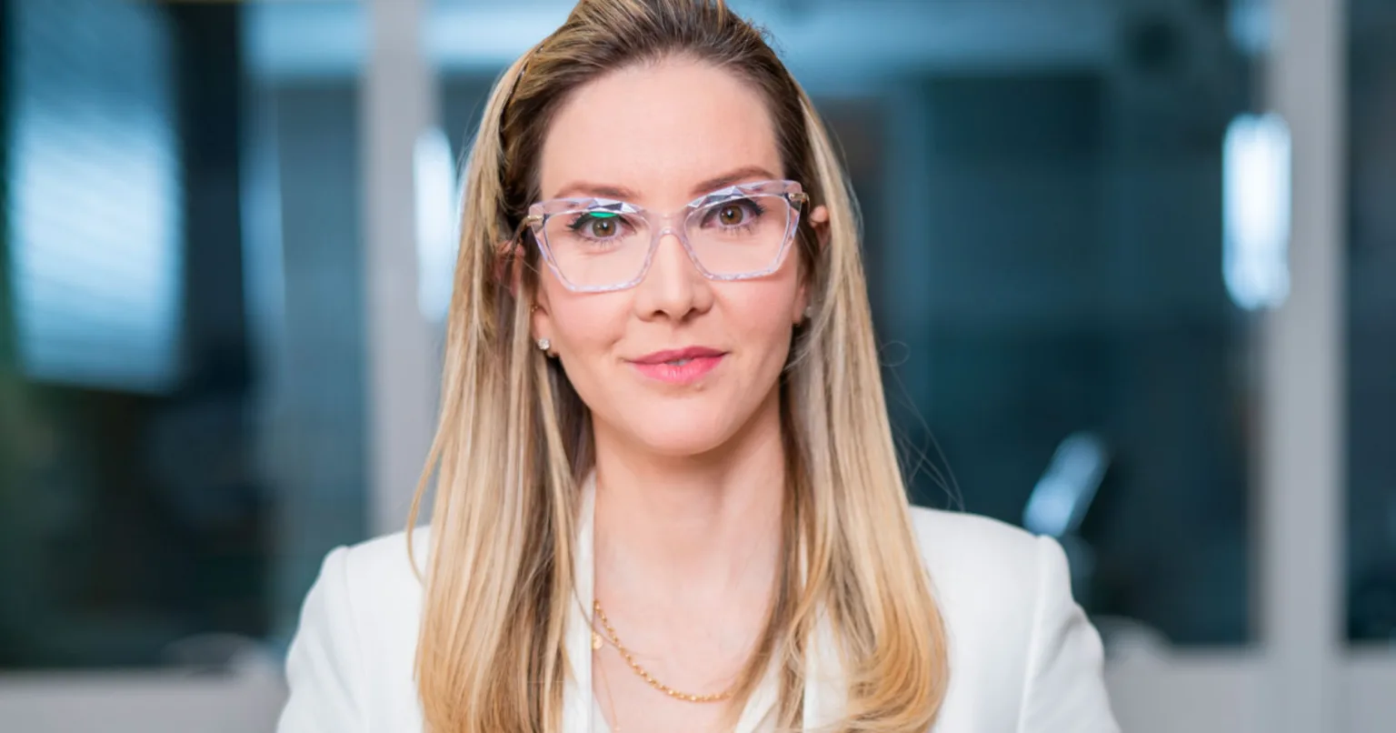 Cirurgiã facial desenvolve técnica avançada de rinoplastia Cirurgiã facial desenvolve técnica avançada de rinoplastia