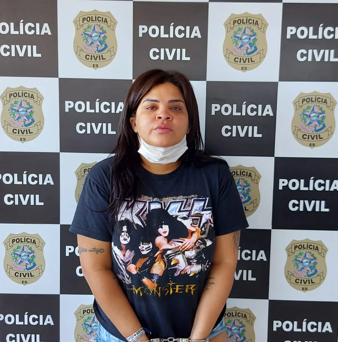 VÍDEO | Presa suspeita de participar de assassinato de adolescente em ônibus na Serra