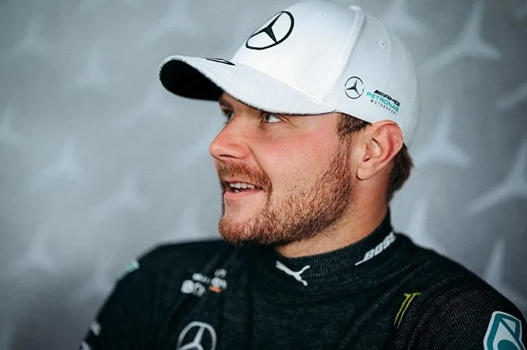 Bottas supera Hamilton de novo e fecha primeiro dia em Imola como mais rápido