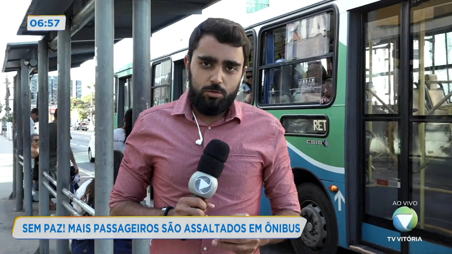 Passageiros são assaltados em ônibus do Transcol, na Serra