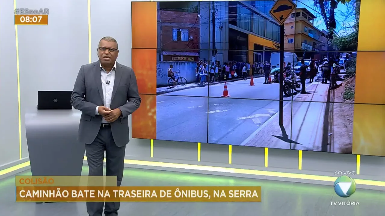 Criança é atropelada por moto na saída de escola