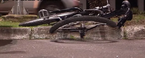 Ciclista é atropelado por ônibus após sair do trabalho em Vitória