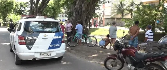 ´Jovem é assassinado em Jardim Guaranhuns, corpo cai no valão e pai fica 3 horas esperando a retirada