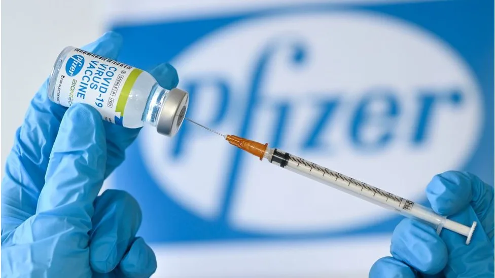 Pfizer projeta lucro e receita para 2025 em linha com o esperado pelo mercado