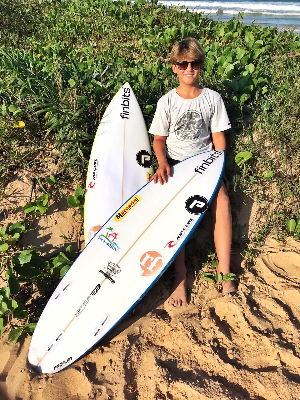 Capixaba Eric Grattz disputa o Brasileiro Amador de Surf em Porto de Galinhas