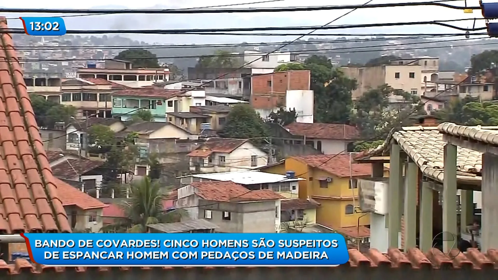 Homem é espancado com madeiradas, em Vitória