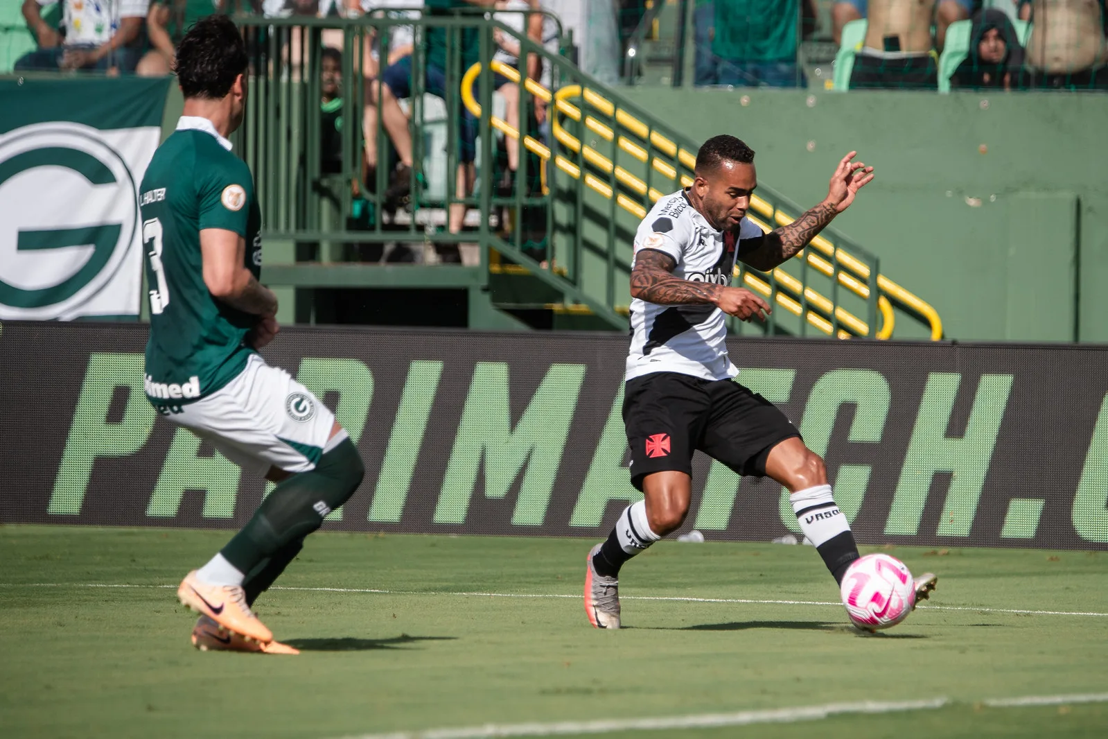 Vasco empata e vive drama a oito rodadas do fim do Brasileirão