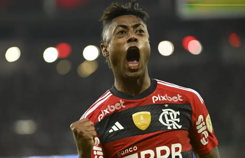 Flamengo comemora renovação com Bruno Henrique