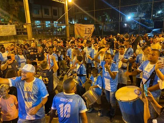 Samba e Funk nas Favelas faz apresentação no Carnaval 2023