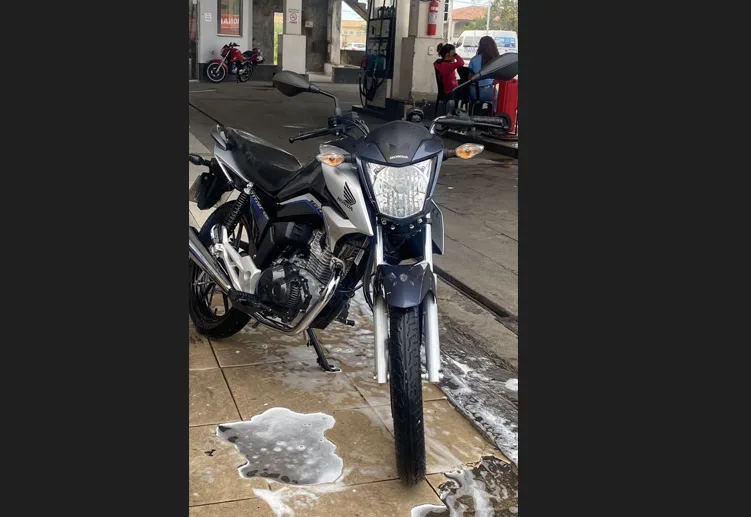 Frentista tem moto roubada por ladrões durante assalto na Serra