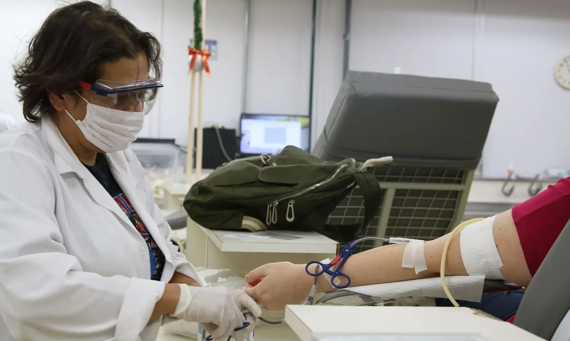 Doadores no centro de coleta da Fundação Pró-Sangue Hemocentro São Paulo