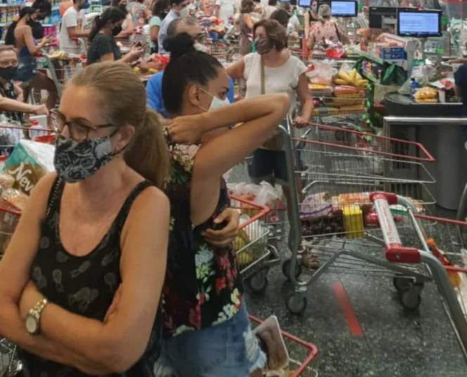 VÍDEOS | Após supermercados ficarem cheios, categoria garante que mercadorias não vão faltar