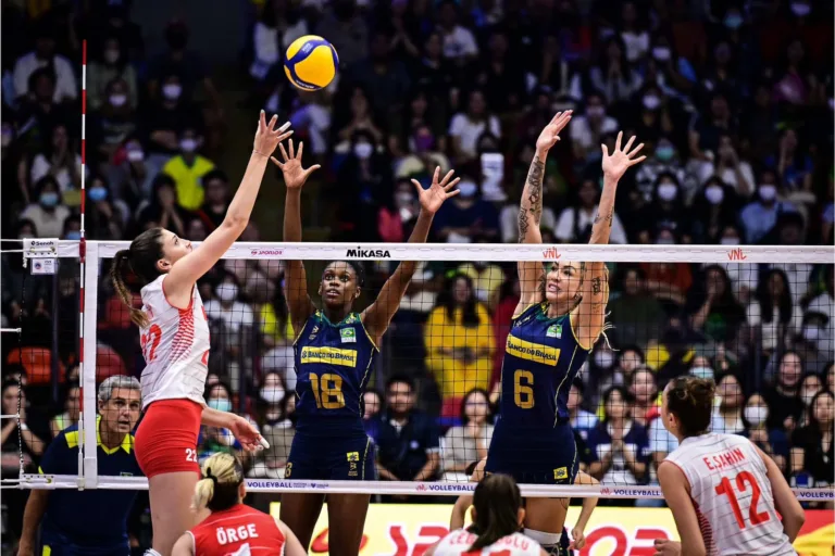 Seleção feminina de vôlei leva 3 a 0 da Turquia e acumula 2ª derrota seguida na Liga das Nações