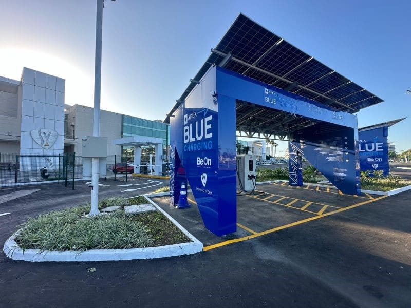 Shopping Vitória inaugura hub de carregamento elétrico