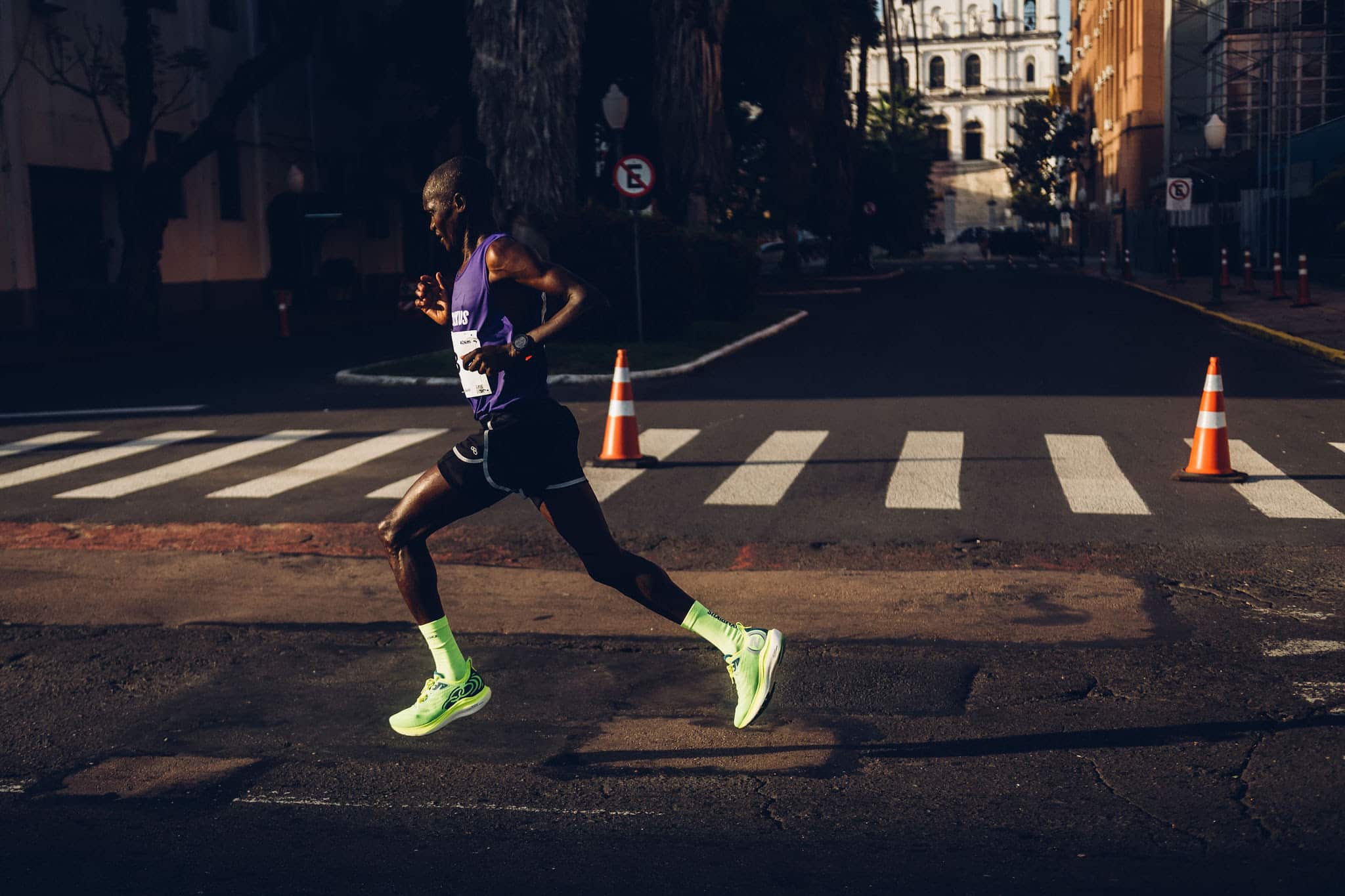 Olympikus Corre Grafeno 2 conquista 6 pódios na 38ª Maratona Internacional de POA