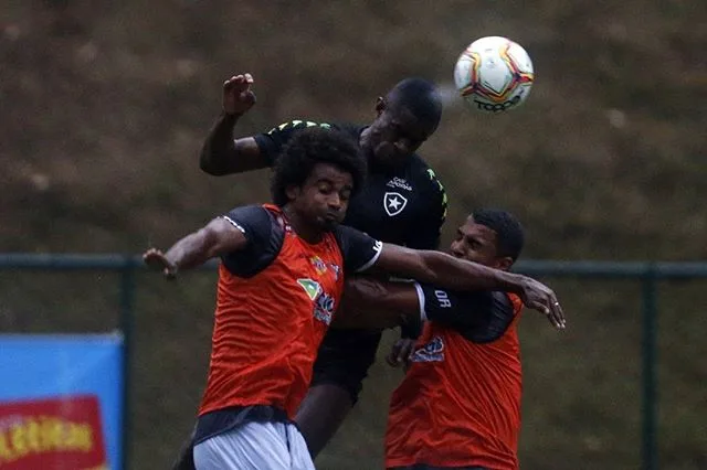 Botafogo é derrotado pelo Estrela do Norte em jogo-treino no Espírito Santo