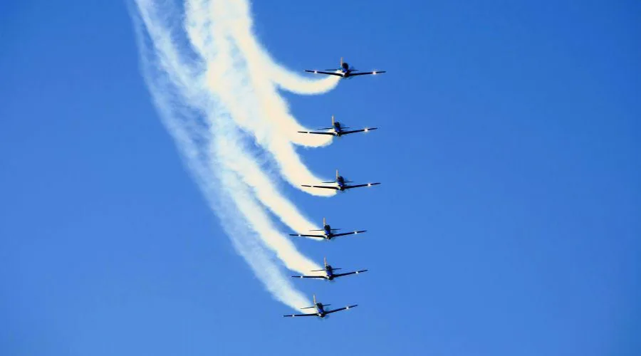 Aniversário de Vila Velha tem desfile cívico-militar e esquadrilha da fumaça