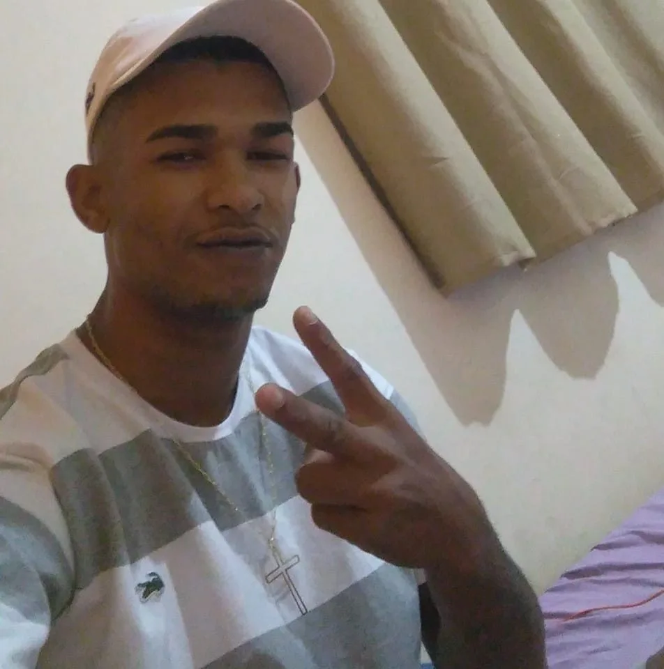 "Nem tenho mais coração, acho que desmanchou", diz mãe de jovem que foi esquartejado