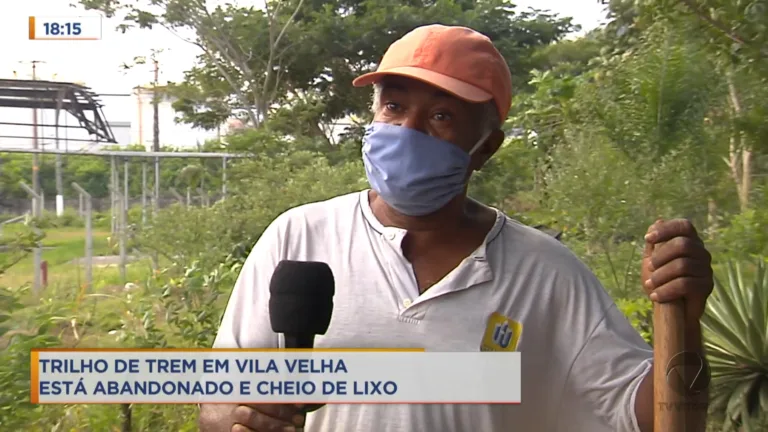 Linha de trem desativada está entregue ao abandono em Vila Velha