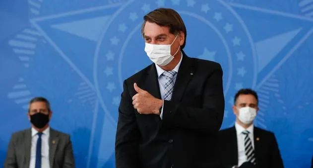 Bolsonaro recebe presidente do Patriota e promete dar resposta em 15 dias