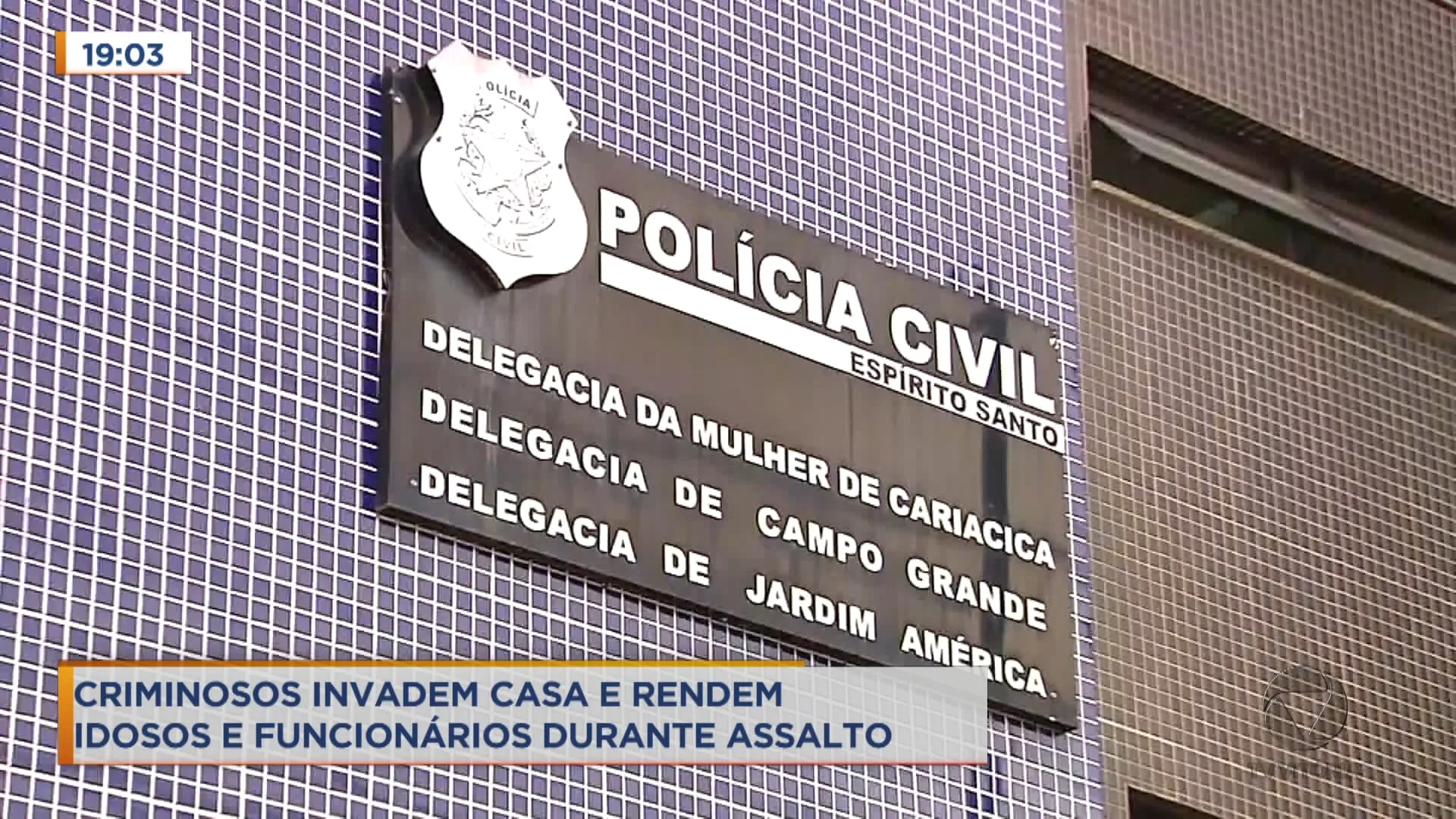 Criminosos invadem casa e rendem idosos e funcionários durante assalto