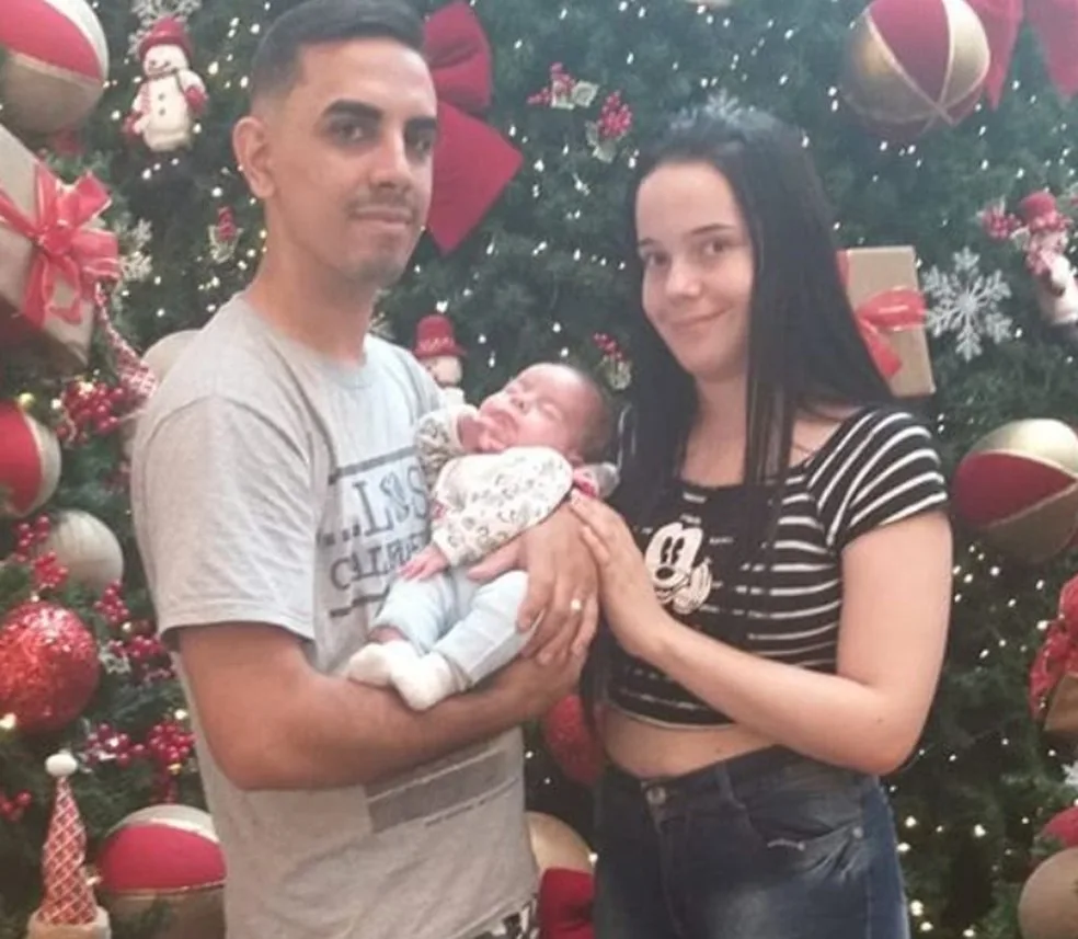 Bebê de 1 ano fica em coma após se engasgar com uva