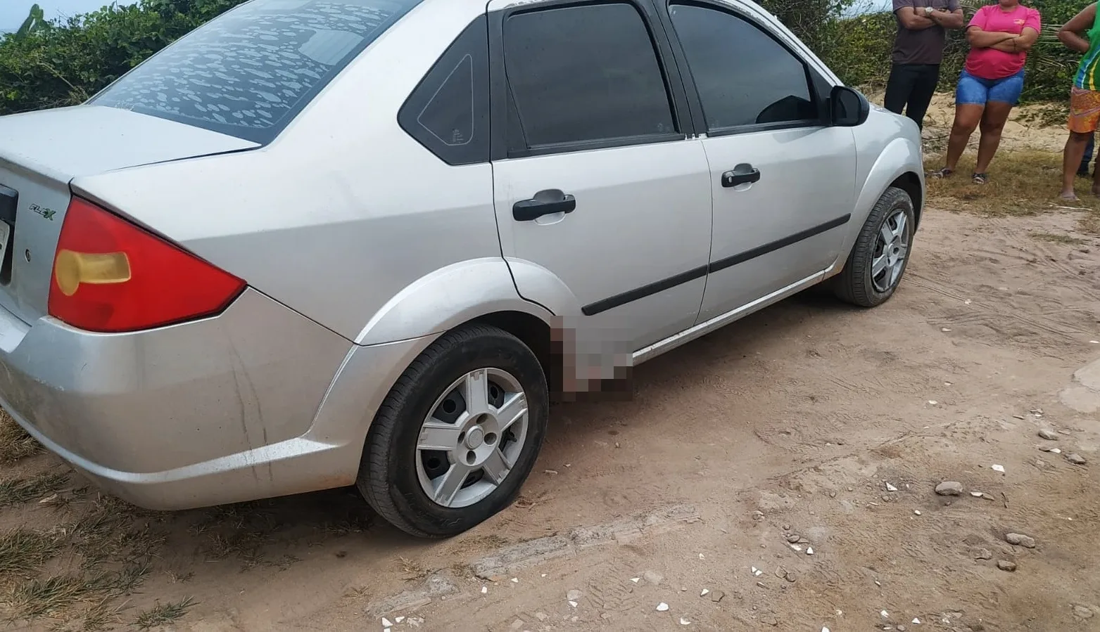 Corpo de homem é encontrado dentro de carro em Vila Velha