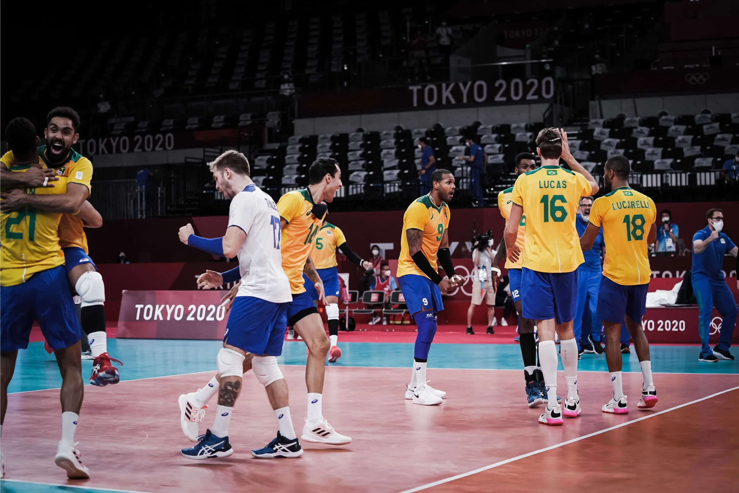 Brasil bate a Argentina de virada no vôlei masculino em partida histórica