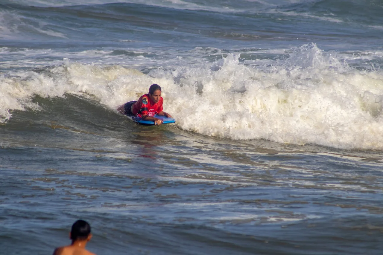 Atletas PCD receberão premiação inédita no Mundial de Bodyboard Feminino no ES